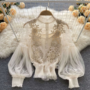 Blusa Feminina de Tule com Detalhes Bordados