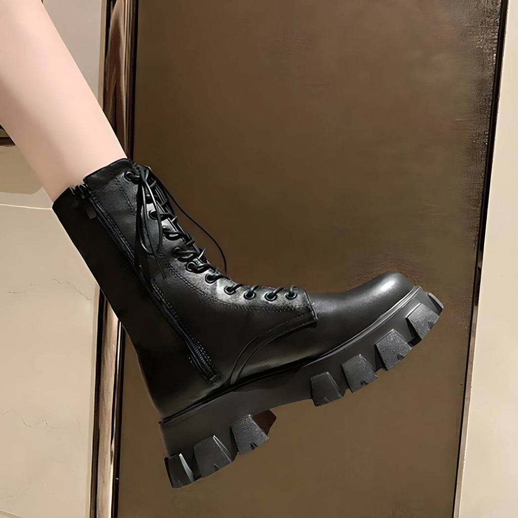 Coturno Feminino Cano Médio Tratorado Castle