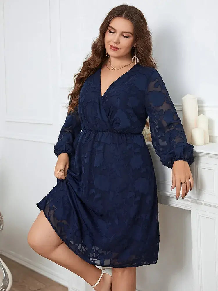 Vestido Curto Feminino- Plus Size